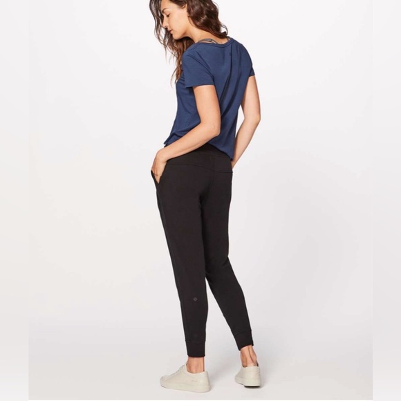 Lululemon Warm Down Jogger *28", Size 6 - Picture 3 of 11